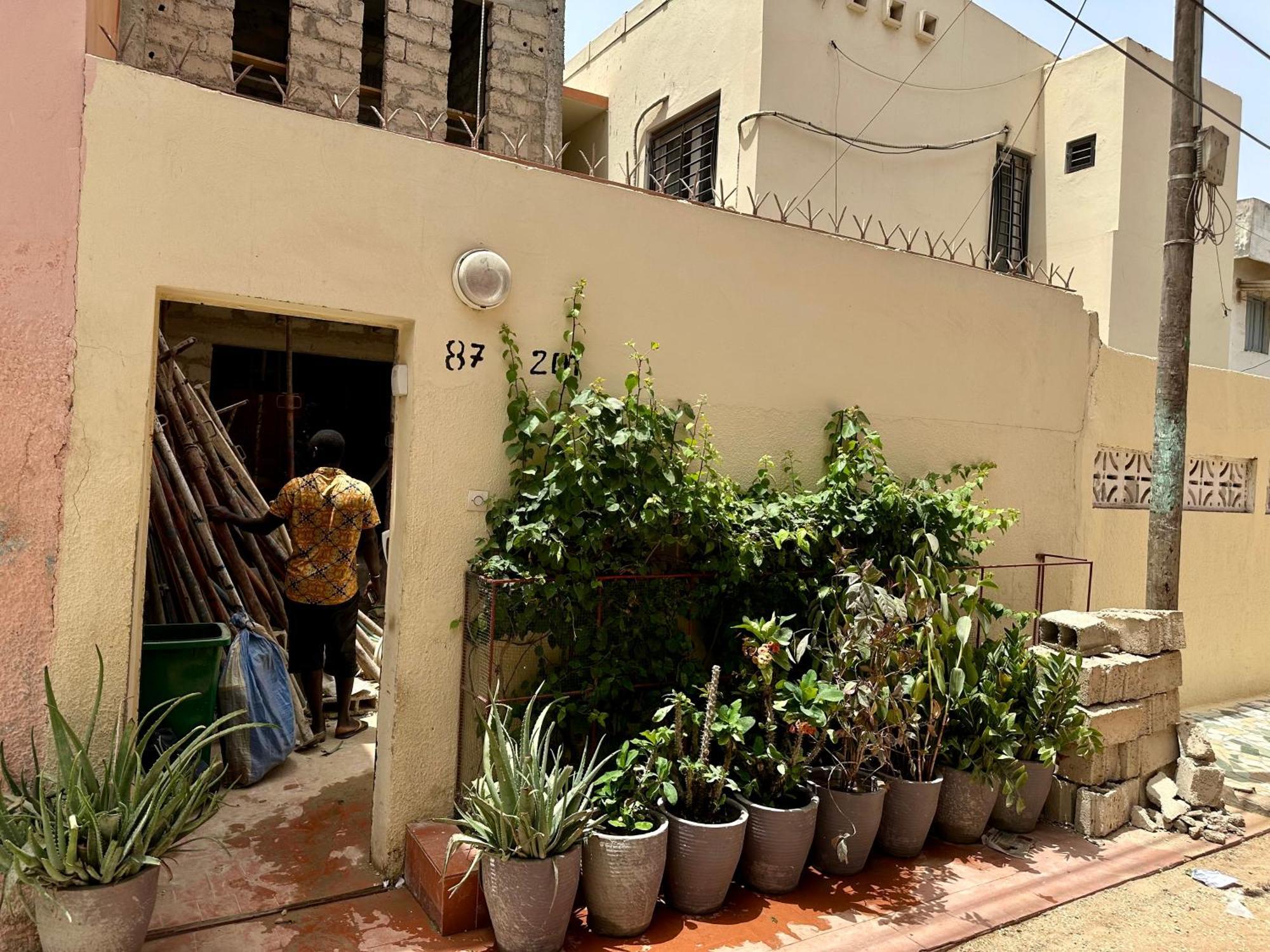 Cosy Maison Avec Terrasse Loc Voiture 4x4-prix Reduit Pendant Travaux Сasa de vacaciones Dakar